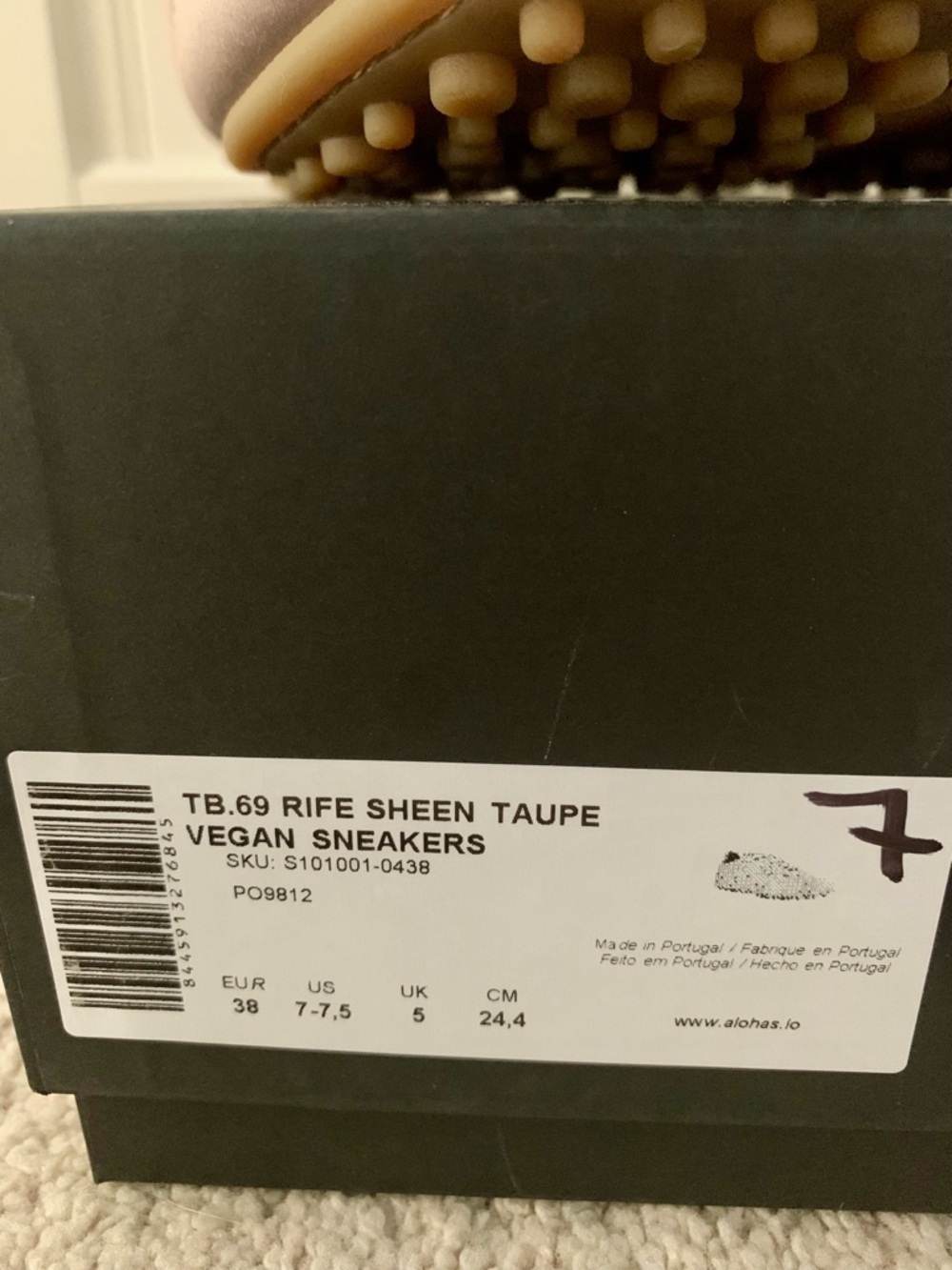 ALOHAS Women’s Sneakers - Picture 10 of 10